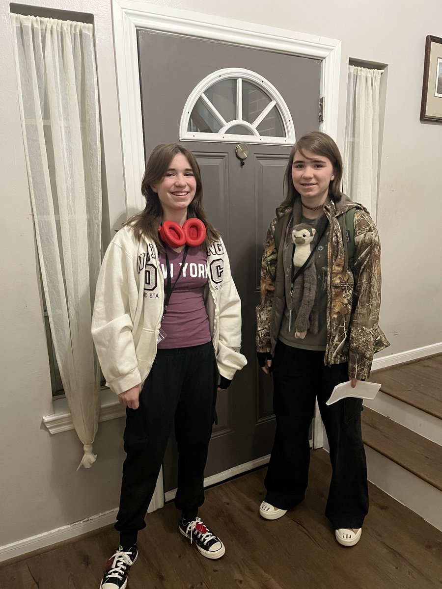 aaron_tagerson's tweet image. Good Mornin Folks!! This is some craziness for sure!!

#FirstDayOfHighSchool 🤦‍♂️
#PrayMeYall 😜