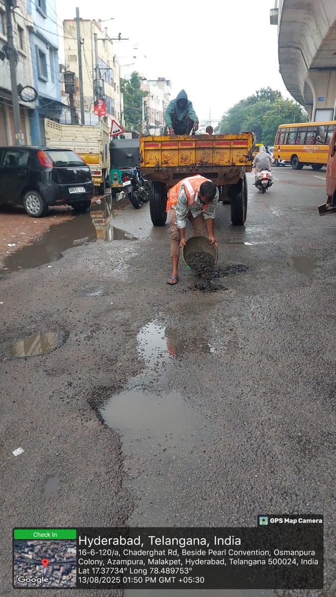 MallikarjunUma's tweet photo. @AhmedChaderghat @CommissionrGHMC @insptr_malakpet @MalakpetDC6 @balala_ahmed Attended sir 
Sorry for the inconvenience caused. https://t.co/BDWpvZluwx