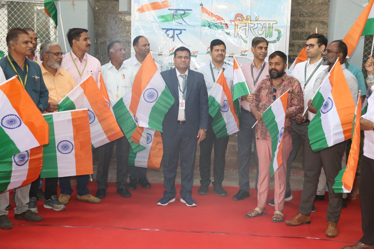 AFK_MIL's tweet photo. Glimpses of celebration of ‘Har Ghar Tiranga -2025’ campaign at Ammunition Factory Khadki, Ordnance Estate and Range Hills under leadership of CGM Shri Arun R Thakur. https://t.co/HDVBkDDotq