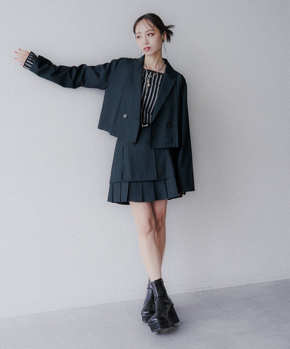 【お値引中‼️】HARE レースアップショートジャケット ブラック レースアップショートジャケット(HARE)を使ったレディース人気