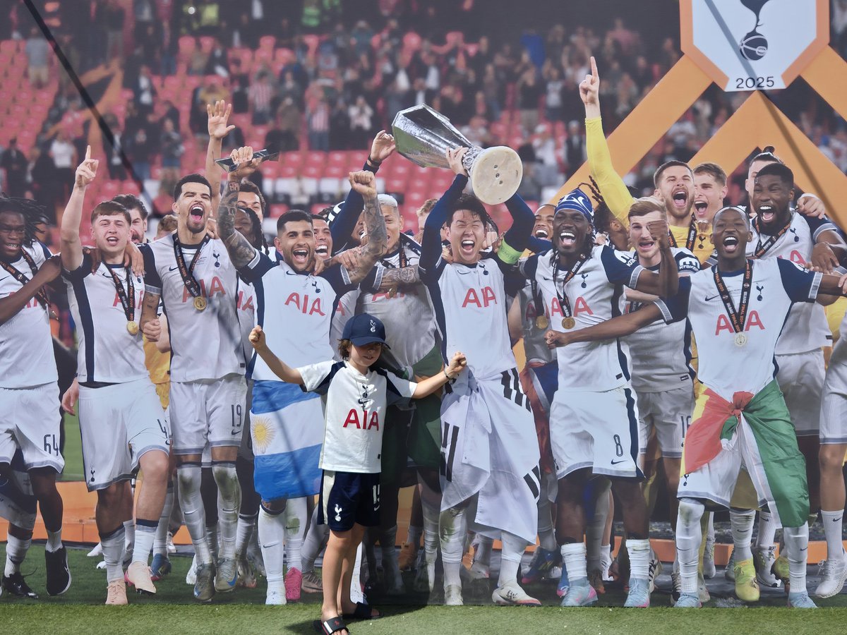 HarryYidMurphy's tweet photo. Yids COYS https://t.co/GynebWBi32