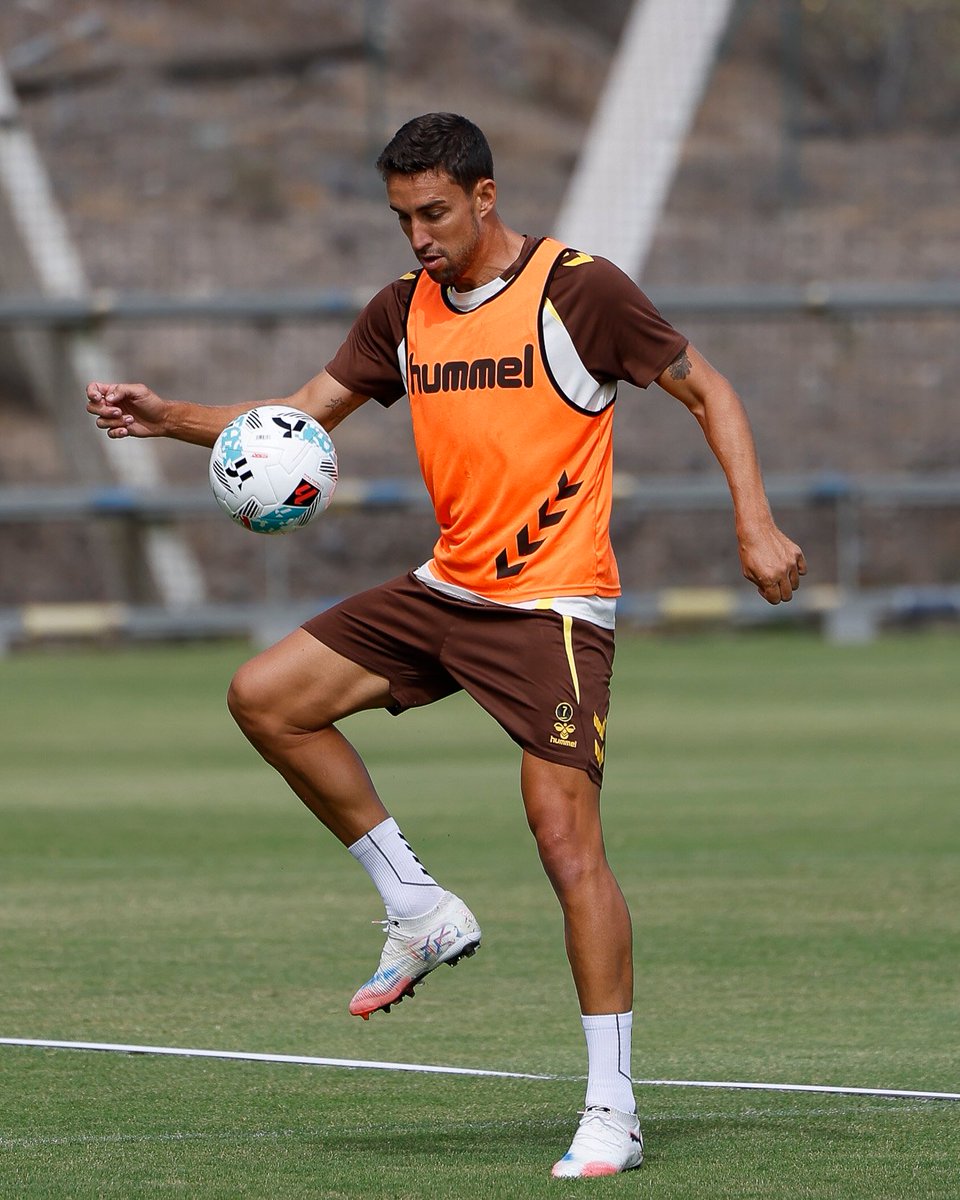 udlaspalmas.NET (@udlaspalmasnet) on Twitter photo Giro de acontecimientos: Jaime Mata, en la rampa de salida
➡️ Informa <a href="/RadioMarcaGC/">Radio MARCA GC</a> que el jugador tiene más de un pie y medio fuera de la UD
➡️ Tras renovar automáticamente este verano, saldría de la UD tras una rescisión de contrato
udlaspalmas.net/2025/08/13/gir… Giro de acontecimientos: Jaime Mata, en la rampa de salida
➡️ Informa <a href="/RadioMarcaGC/">Radio MARCA GC</a> que el jugador tiene más de un pie y medio fuera de la UD
➡️ Tras renovar automáticamente este verano, saldría de la UD tras una rescisión de contrato
udlaspalmas.net/2025/08/13/gir…