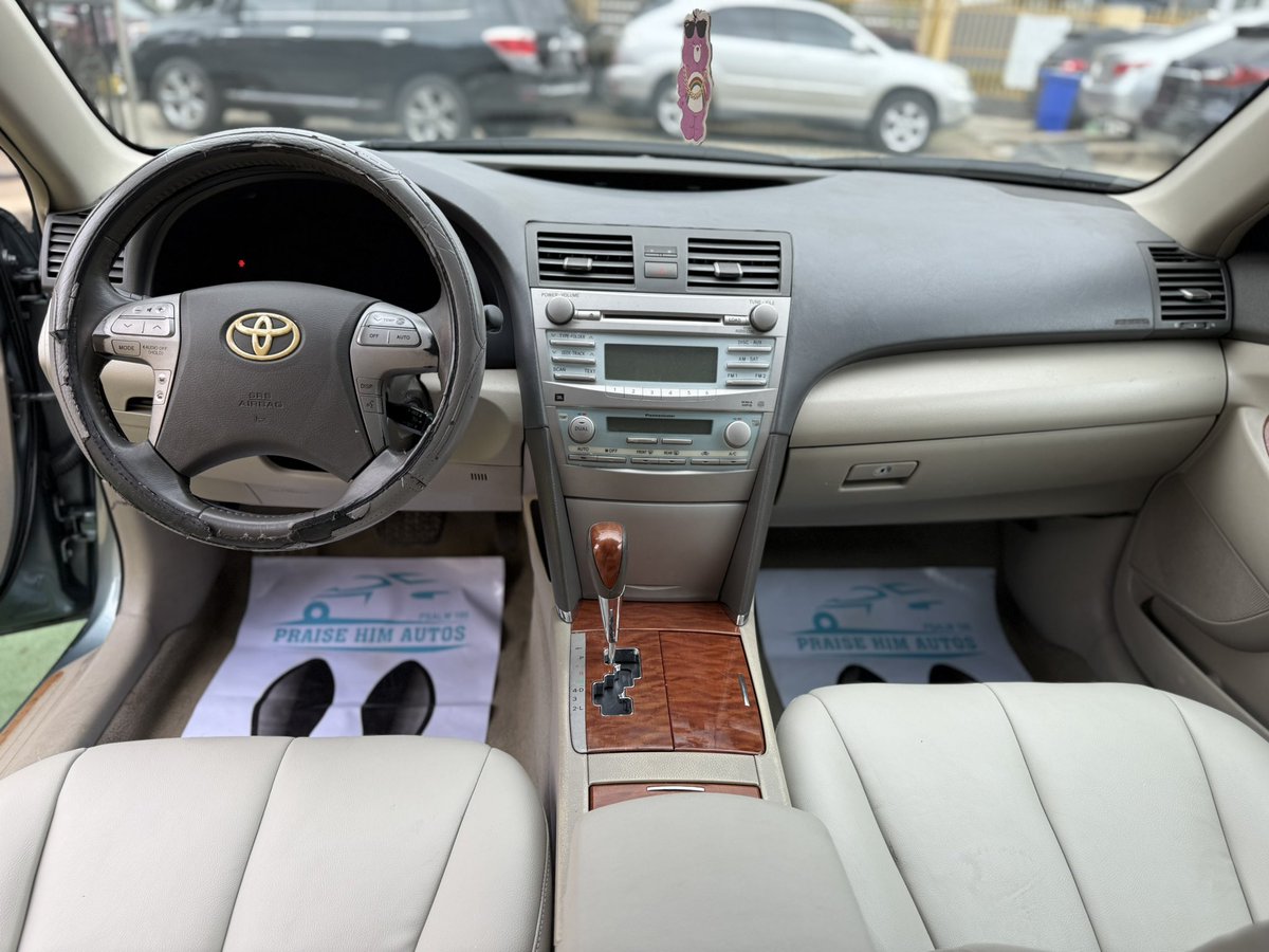 PraiseHimAutos's tweet photo. 2009 Toyota Camry XLE 

Registered 
Crisp Clean 
Location: Ikeja Lagos 
All Good! 

Price: 7.550m https://t.co/krLc5GkzoW