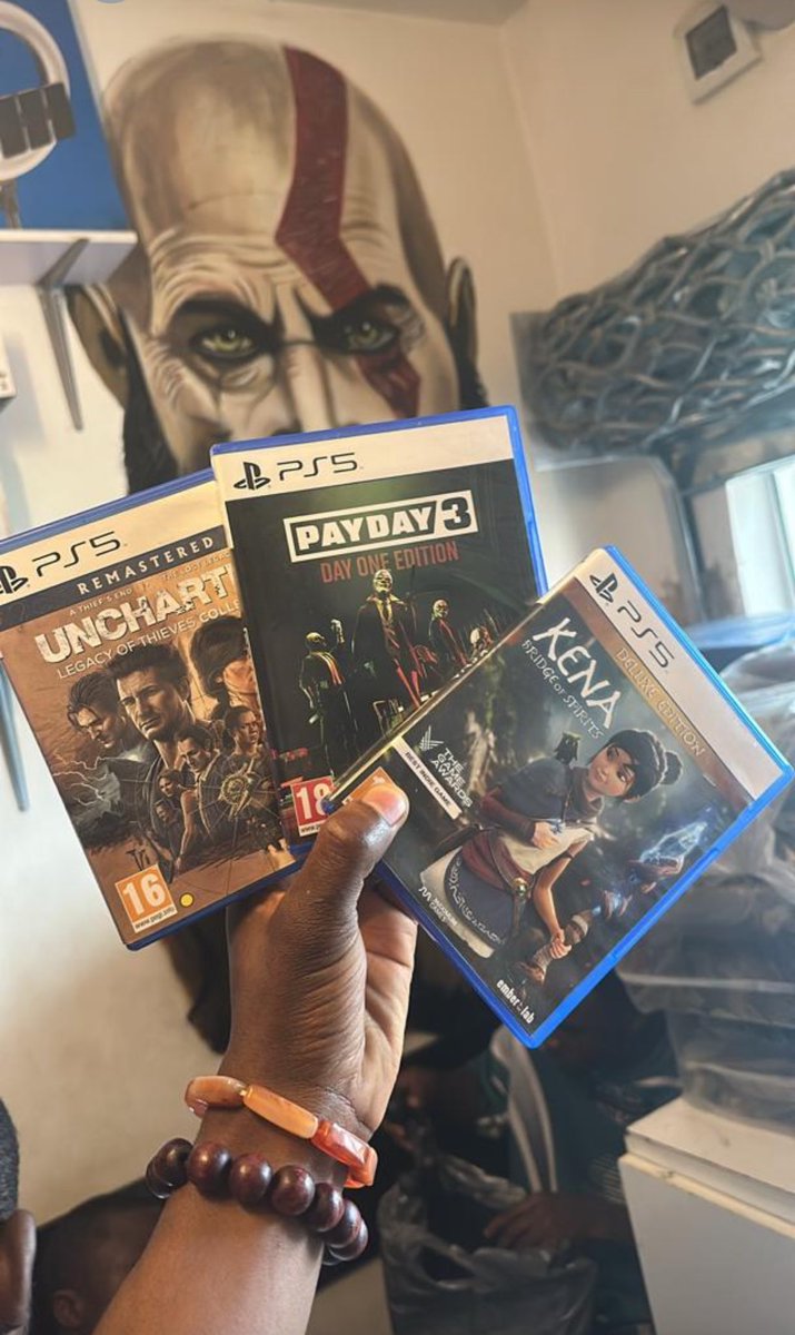 samuelodii6's tweet photo. @erigganewmoney I sell PlayStations and all kinds of gadgets at 
Abuja , banex https://t.co/qrCeJM13qW