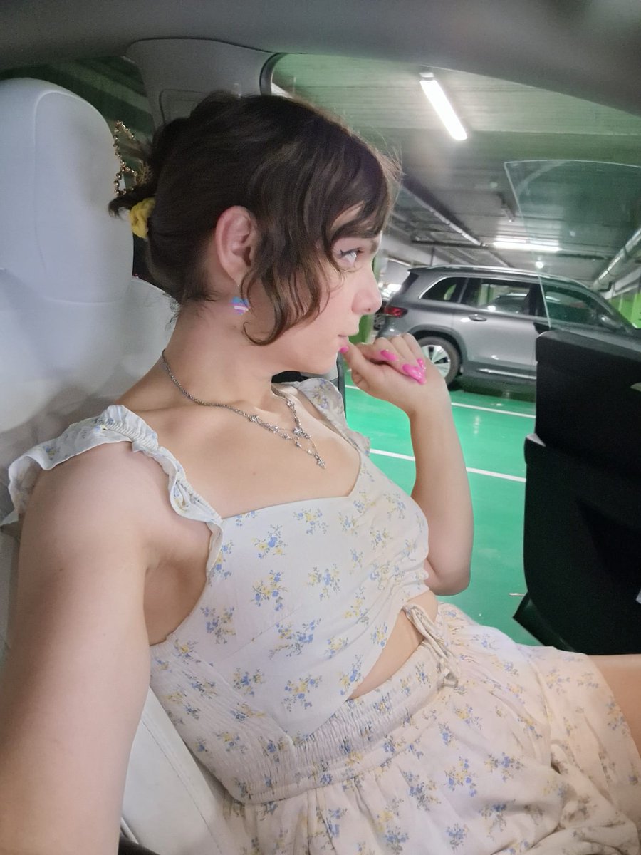 SissyJoyceSFW tweet media