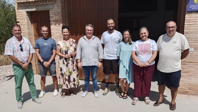 Un granadino inicia el recorrido a pie de los 1.300 kilómetros del Camino Mozárabe de Santiago desde La Zubia a Finisterre para concienciar sobre el cuidado del medioambiente y de la salud mental
⬇️
elindependientedegranada.es/implicados/gra…