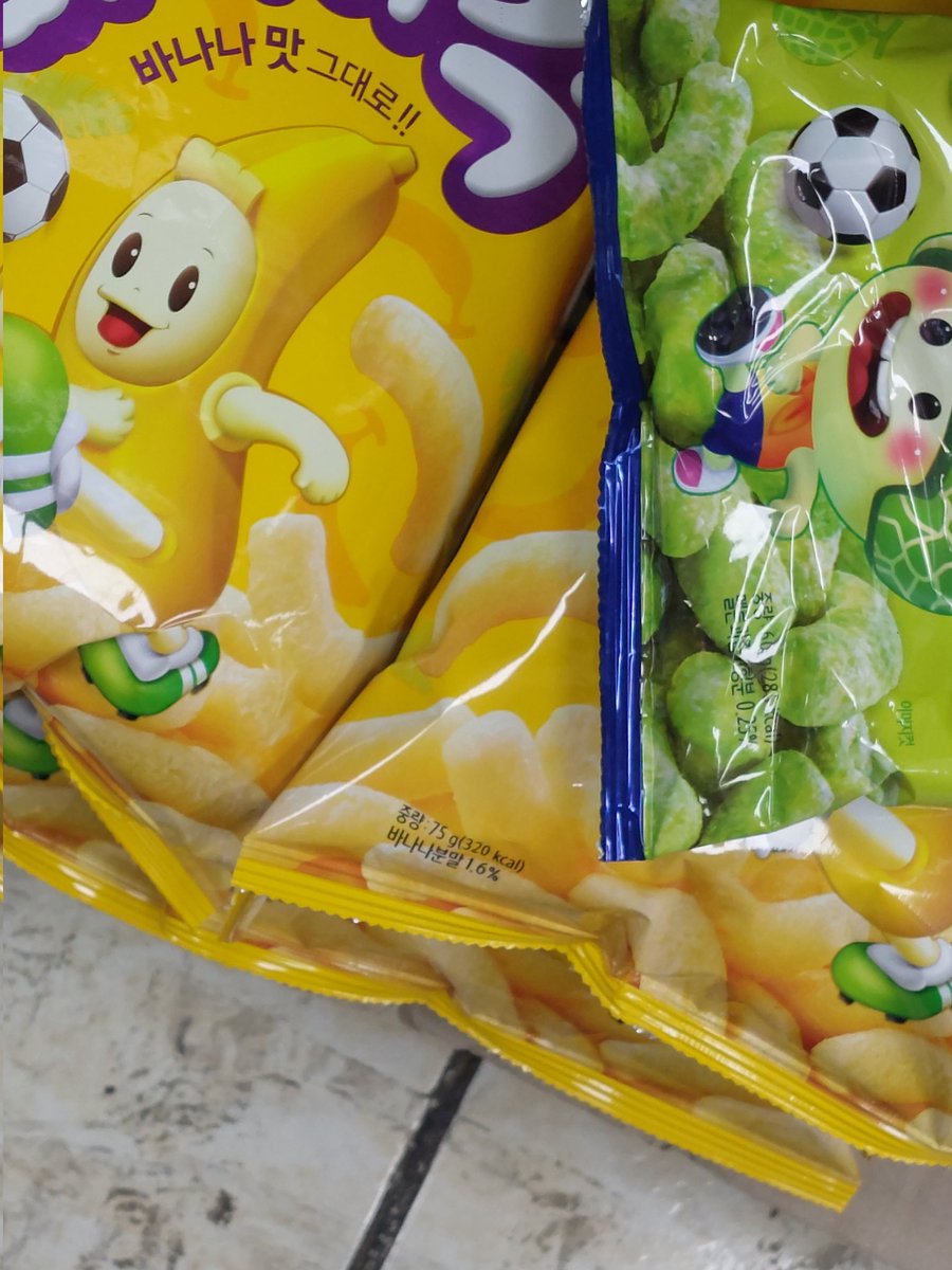 멜론킥이 바나나킥보다 무게 자체가 가볍다