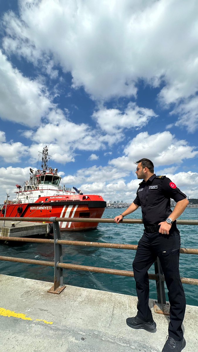 ⚓Denizlere sözü geçen bu hayatta her şeyin hükümdarı olabilir⚓
#istanbul #Captain 
Harika birgün olsun