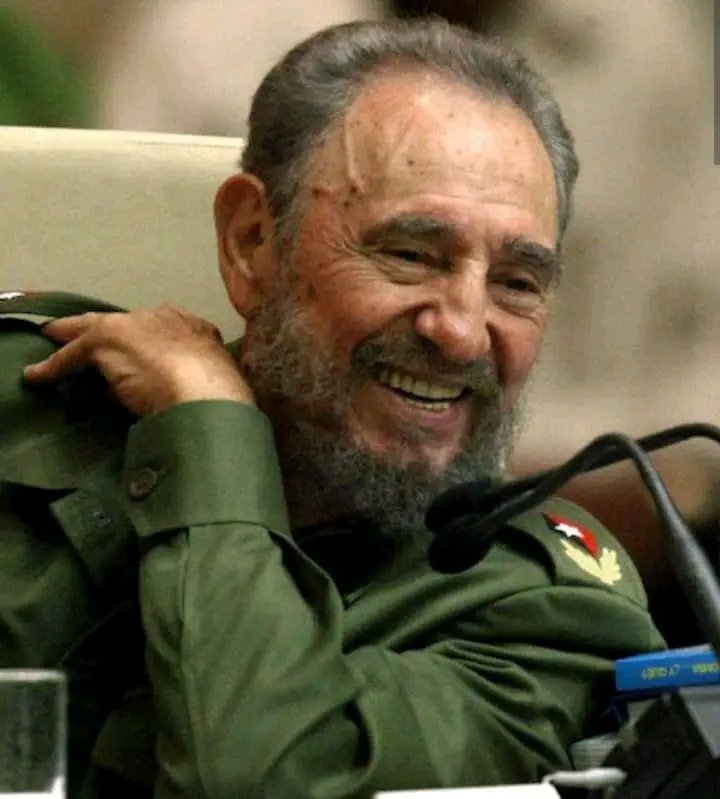 Hoy es un día inolvidable para todos los Cubanos, es 13 de agosto, 99 aniversario del natalicio de nuestro invencible Comandante en jefe #FidelVive.