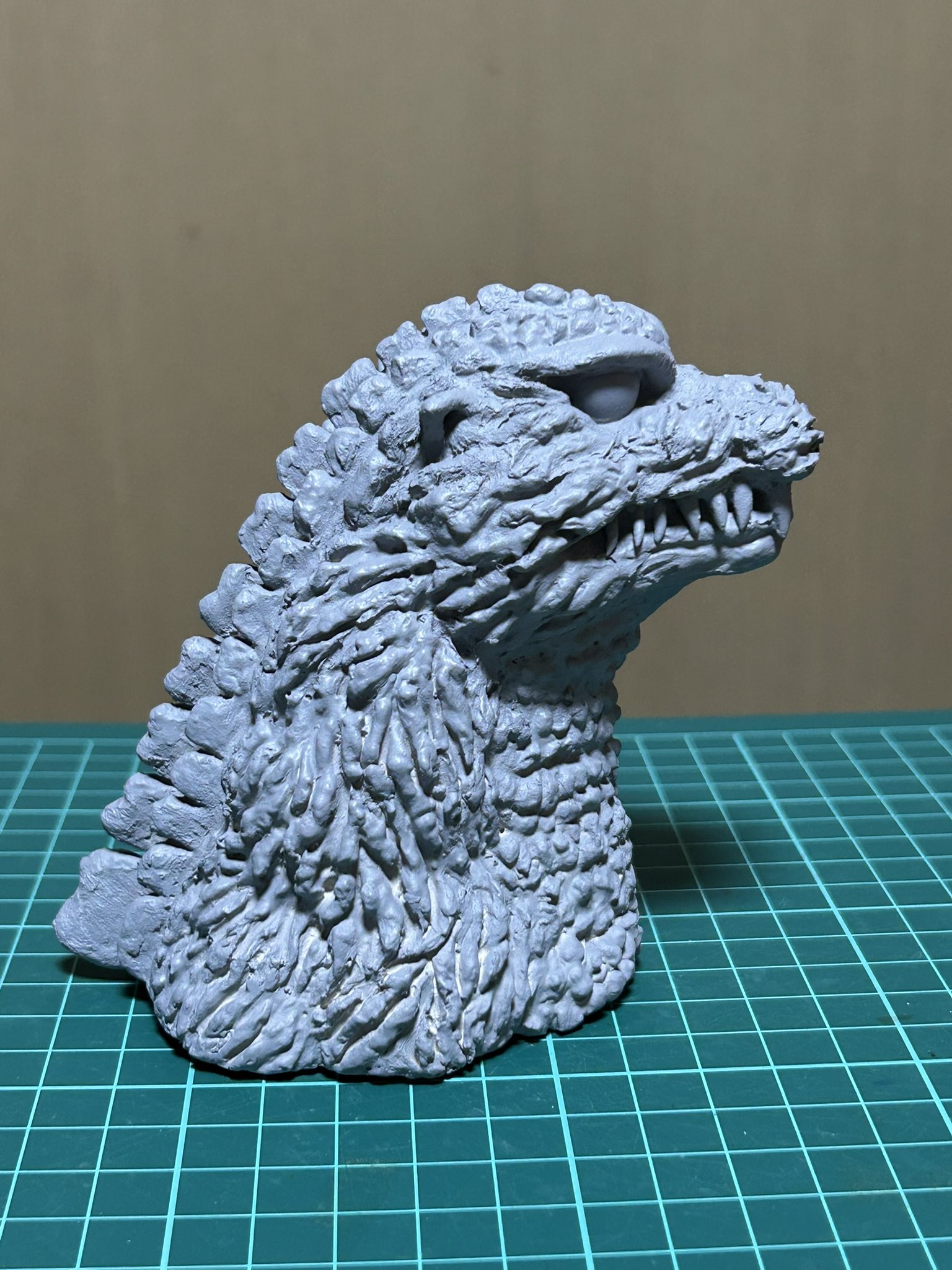 ゴジラヘッド ワンフェス で販売するゴジラヘッドの塗装見本を製作中です