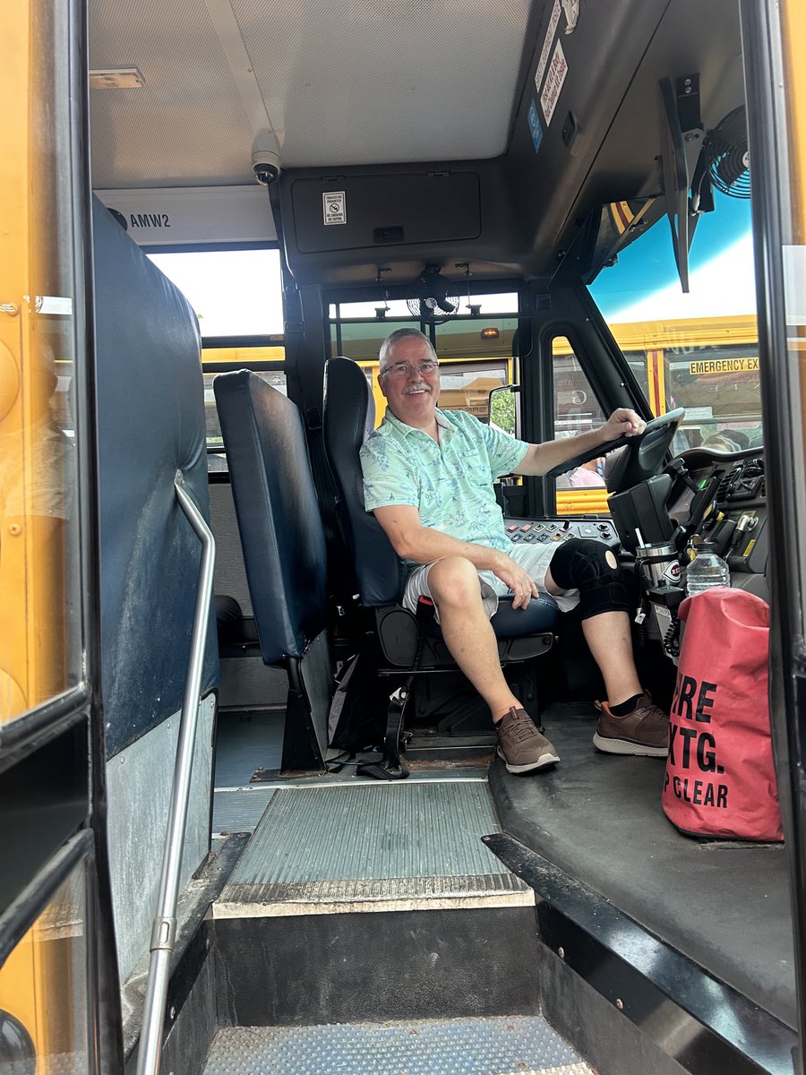 TheKCSD's tweet image. The KCSD bus drivers are excited to see our students. Thank you to our transportation team. #backtoschool #TeamKenton