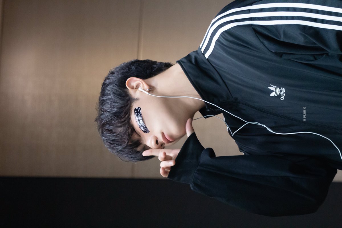 __planc__'s tweet photo. 250810 네츄럴리뮤직 대면

#엔탑 #NTOP #유승현 #SEUNGHYUN https://t.co/UZTfsIUQ8f