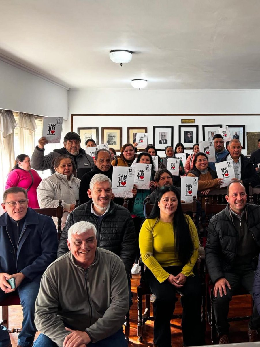 Cámara de Senadores (@senadosantafe) on Twitter photo 📄 <a href="/RodrigoBorla/">Rodrigo Leandro Borla</a> presente en un acto de regularización dominial en San Justo
📲 La noticia completa acá senadosantafe.gob.ar/noticias/borla… 📄 <a href="/RodrigoBorla/">Rodrigo Leandro Borla</a> presente en un acto de regularización dominial en San Justo
📲 La noticia completa acá senadosantafe.gob.ar/noticias/borla…