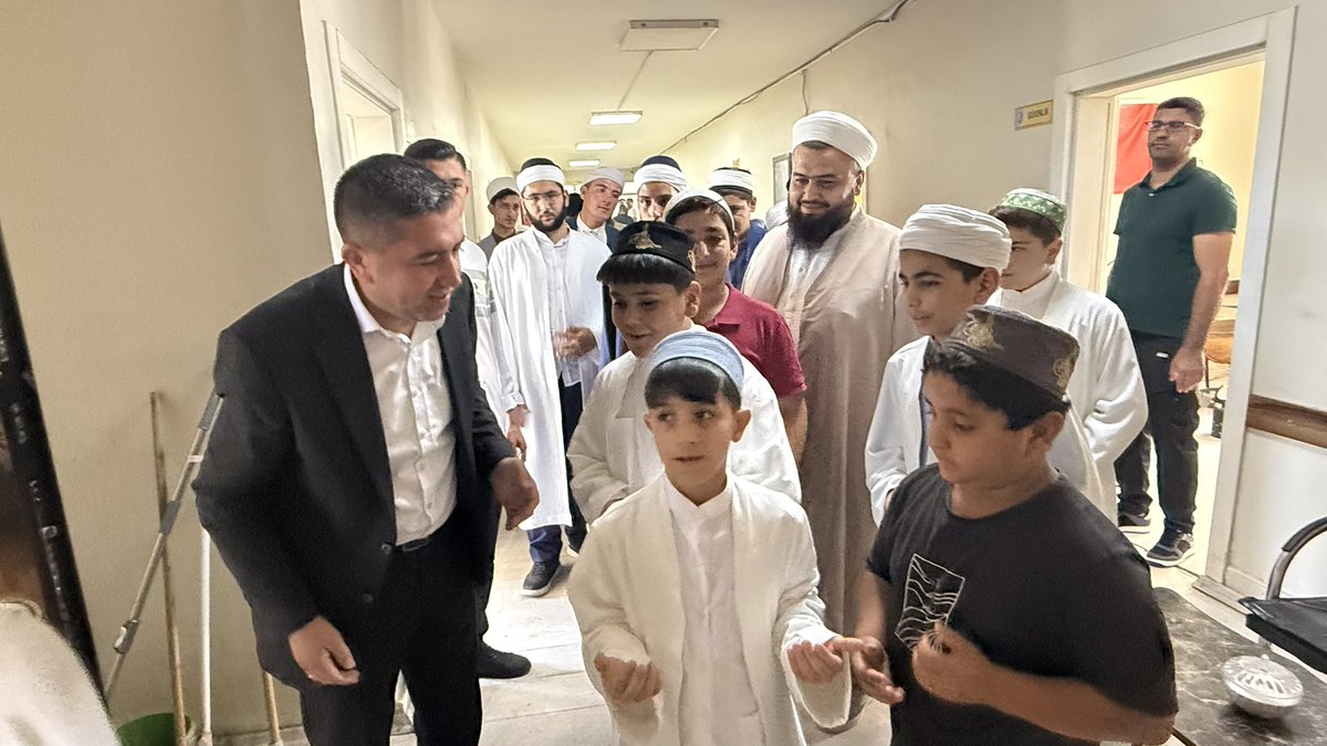 İbrahim Uçar (@ibrahimucar89) on Twitter photo Medrese öğrencilerimiz kıymetli hafızlarımız bizleri onurlandırıp şereflendirdiler. Rabbim dualarında bizleri mahrum eylemesin inşallah. <a href="/RTErdogan/">Recep Tayyip Erdoğan</a> <a href="/abuyukgumus/">Ahmet Büyükgümüş</a> <a href="/bybekirbozdag/">Bekir Bozdağ</a> <a href="/milhamigunbegi/">M.İlhami GÜNBEGİ</a> <a href="/Akparti/">AK Parti</a> <a href="/akpartiurfa/">AK PARTİ ŞANLIURFA</a> <a href="/ak_suruc/">Ak Parti Suruç İlçe Başkanlığı</a> Medrese öğrencilerimiz kıymetli hafızlarımız bizleri onurlandırıp şereflendirdiler. Rabbim dualarında bizleri mahrum eylemesin inşallah. <a href="/RTErdogan/">Recep Tayyip Erdoğan</a> <a href="/abuyukgumus/">Ahmet Büyükgümüş</a> <a href="/bybekirbozdag/">Bekir Bozdağ</a> <a href="/milhamigunbegi/">M.İlhami GÜNBEGİ</a> <a href="/Akparti/">AK Parti</a> <a href="/akpartiurfa/">AK PARTİ ŞANLIURFA</a> <a href="/ak_suruc/">Ak Parti Suruç İlçe Başkanlığı</a>