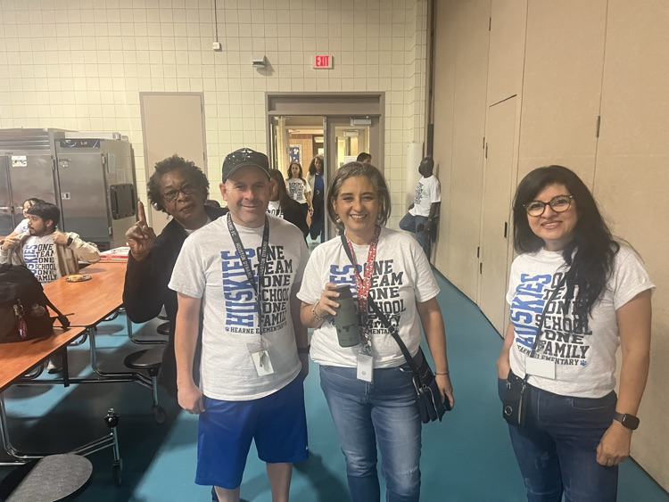 hearnehusky's tweet photo. 🐾✨ The first day of school went great! We practiced procedures, shared smiles, and Mrs. Granger and Mr.Castillo are leading the way so we can stay One Team, One School, One Family, One Husky Nation! 📚💛
#HuskyPride #AllInAlief https://t.co/49Xm0blxWp