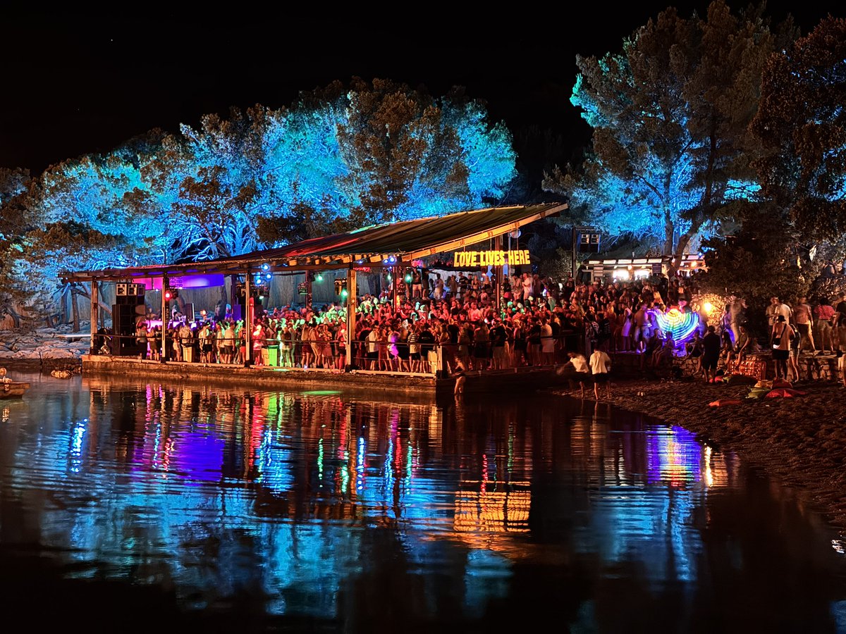 Letos poprvé na #Defected festivalu v Chorvatsku (Tisno) a oni zrovna ohlásí, že příští rok, 10. ročník bude poslední.