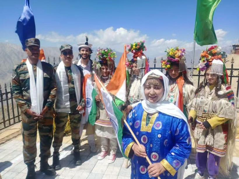 tanzinstanzin1's tweet photo. Dept. of Tourism & Culture, #Kargil organized a #TirangaRally at iconic #Point13620 by paying respect to the martyrs
It was the first rally as part of #AKAM at the Point 13620 since it was opened for public by #IndianArmy
#HarGharTiranga #MeriMatiMeraDesh #MeriMattiMeraDesh https://t.co/ZmMFKIgJS3
