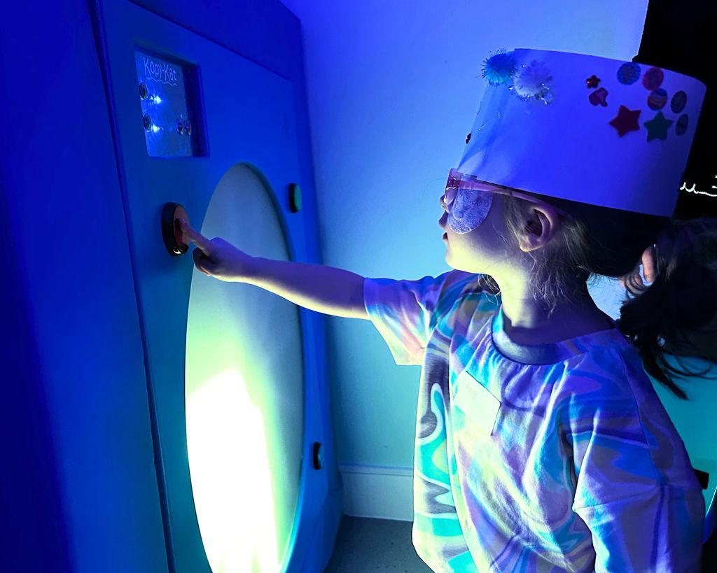 BIOS_Orthoptics's tweet photo. More fantastic patching party photos from Warrington Hospital, making use of their incredible sensory room!
Find out more about #WePatch: https://t.co/bV3QDRMJcb https://t.co/0MGuZ4MtlX