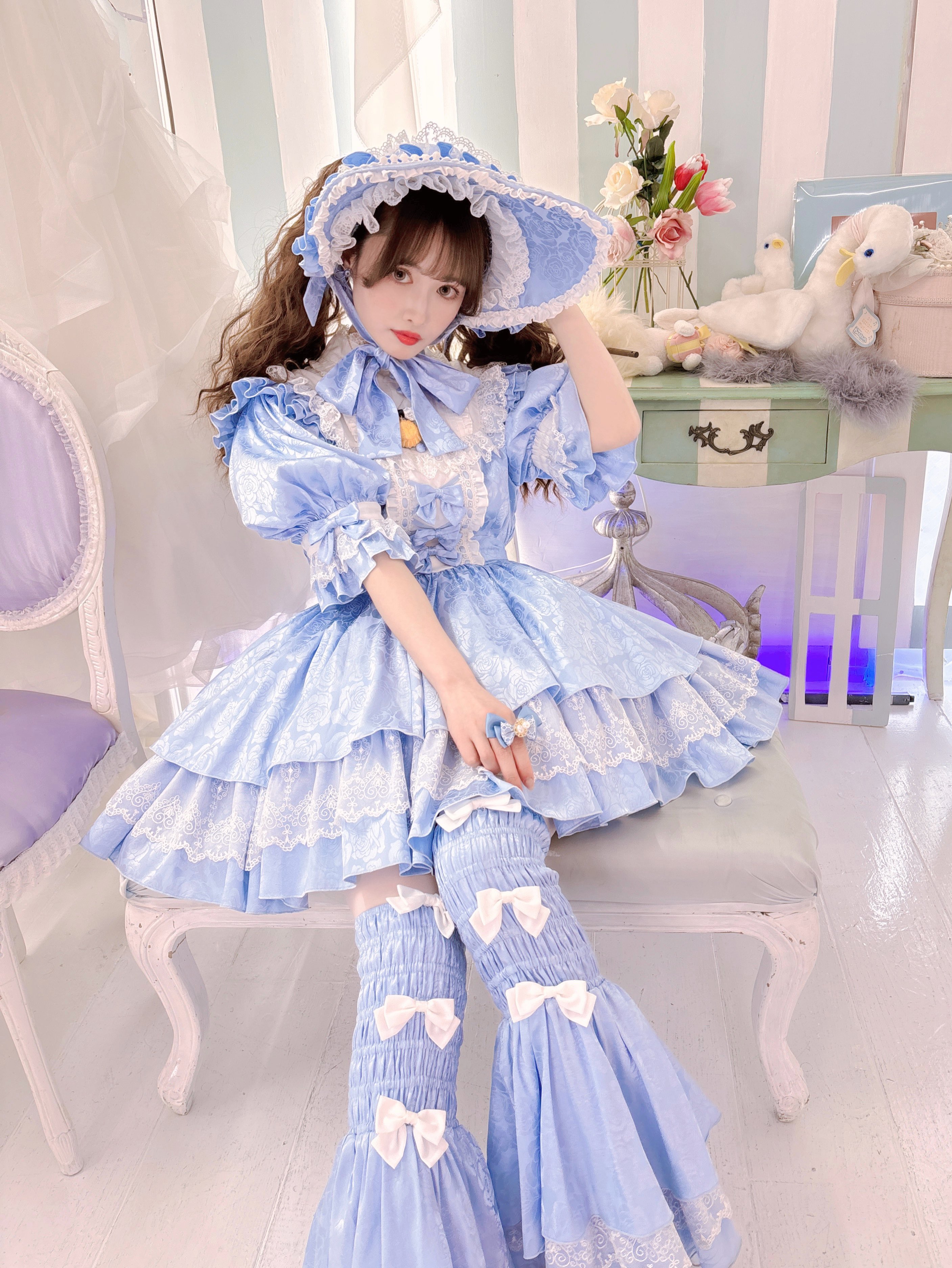 【RAMஐ*゜様】フェイクスイーツ◆花飾り♡可憐ツインスワンシュー◆リアルサイズ フラワー刺繍フェイクレースドレス/透け/フリル/ビジュー/谷間