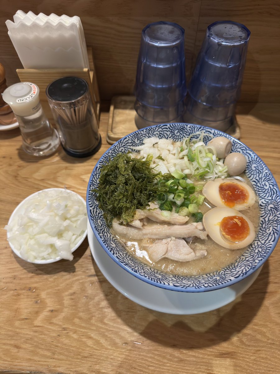 仙台中華蕎麦 仁屋　 
濃厚煮干蕎麦 太麺　玉ねぎ