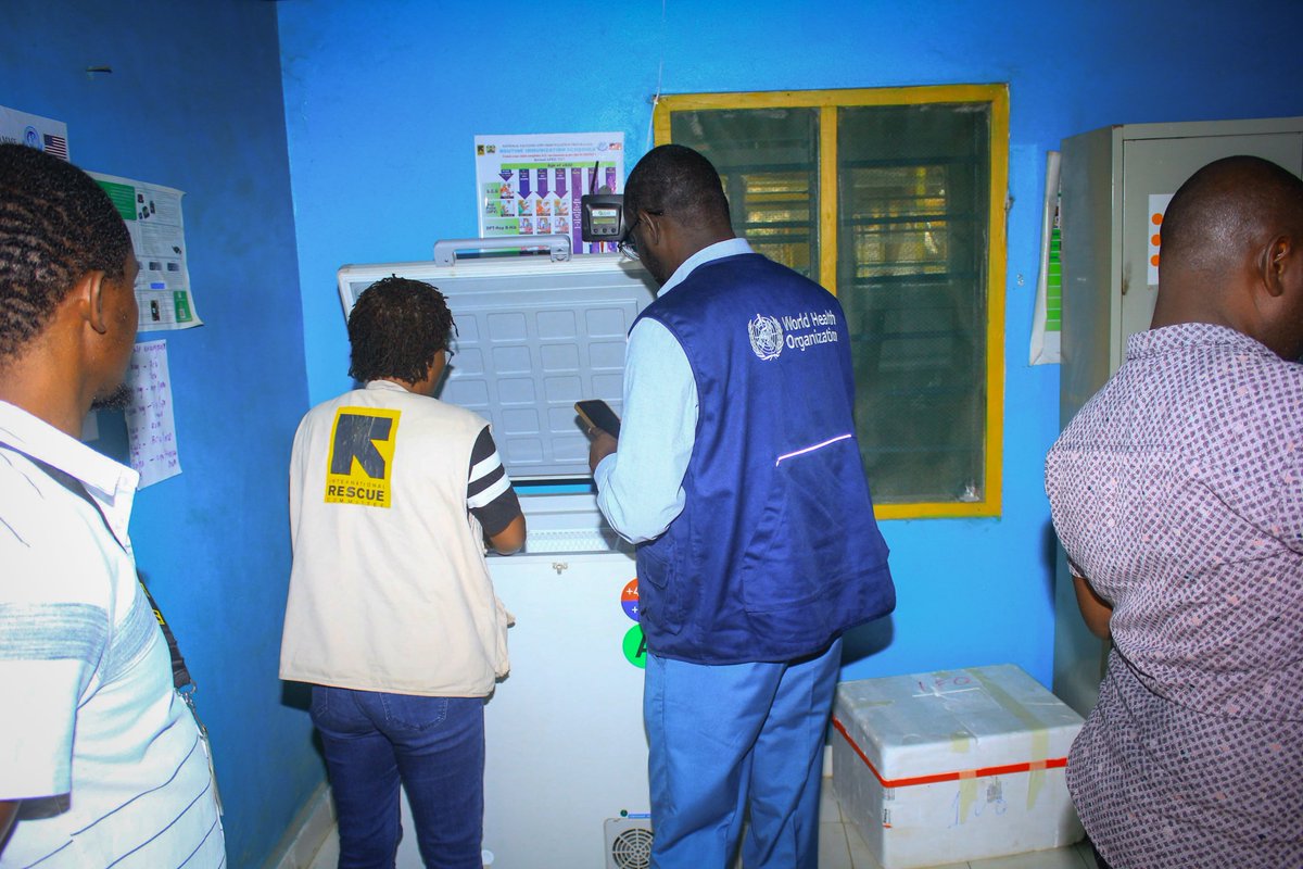 WHOKenya's tweet photo. WHO, with @UNICEFKenya & @UNHCR_Kenya , is working with @garissahealth to strengthen health services in #Dadaab & #Fafi #refugees camps.
Together, we are improving:
✅ Immunisation
✅ Disease surveillance
✅ Maternal & newborn health
Better, Stronger health systems. https://t.co/hMB860SbtF