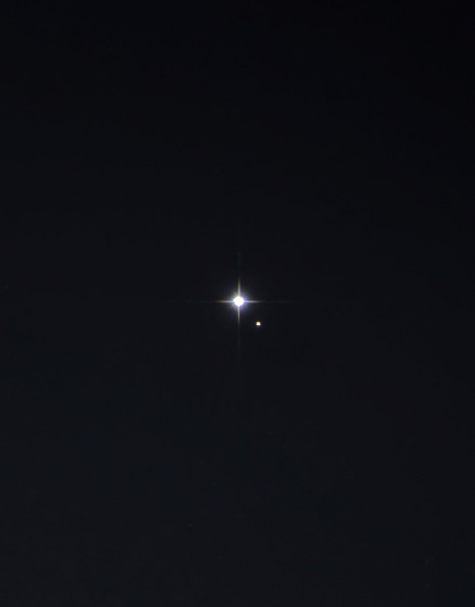astro4pics's tweet photo. The Earth and Moon as seen by the Cassini spacecraft from Saturn’s orbit https://t.co/4gOvUmRIAp