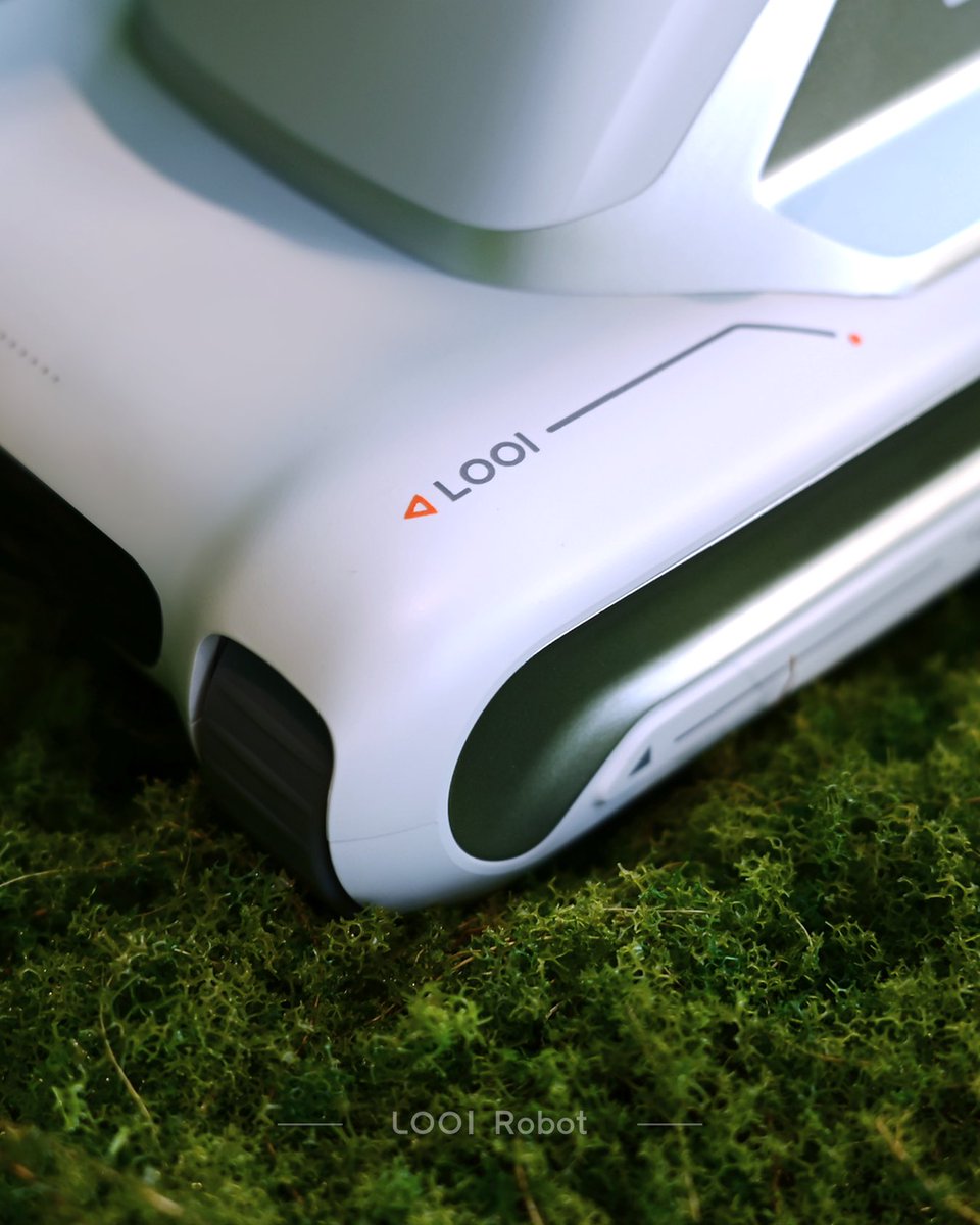 TangibleFuture's tweet photo. A glimpse. A spark.
A closer look at something that’s about to change your desk forever.
🌟 Turn Up the StarLight — Meet LOOI in Starlight White
📅 Aug 21 — Aug 27 | Special Launch Price

#TurnUpTheStarLight #LOOIStarLightWhite #SmartCompanion #LOOIRobot https://t.co/qfE9c89RIm