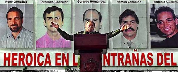 Guerrerotony161's tweet photo. ¡Felicidades a nuestro invicto Comandante en Jefe Fidel en su 99 cumpleaños!
#FidelPorSiempre 
#100AñosConFidel https://t.co/l7VMpAM1cW