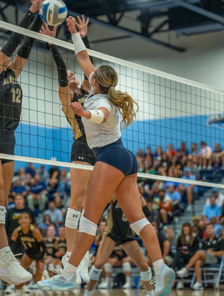 MassiaPyt's tweet image. Middle school game