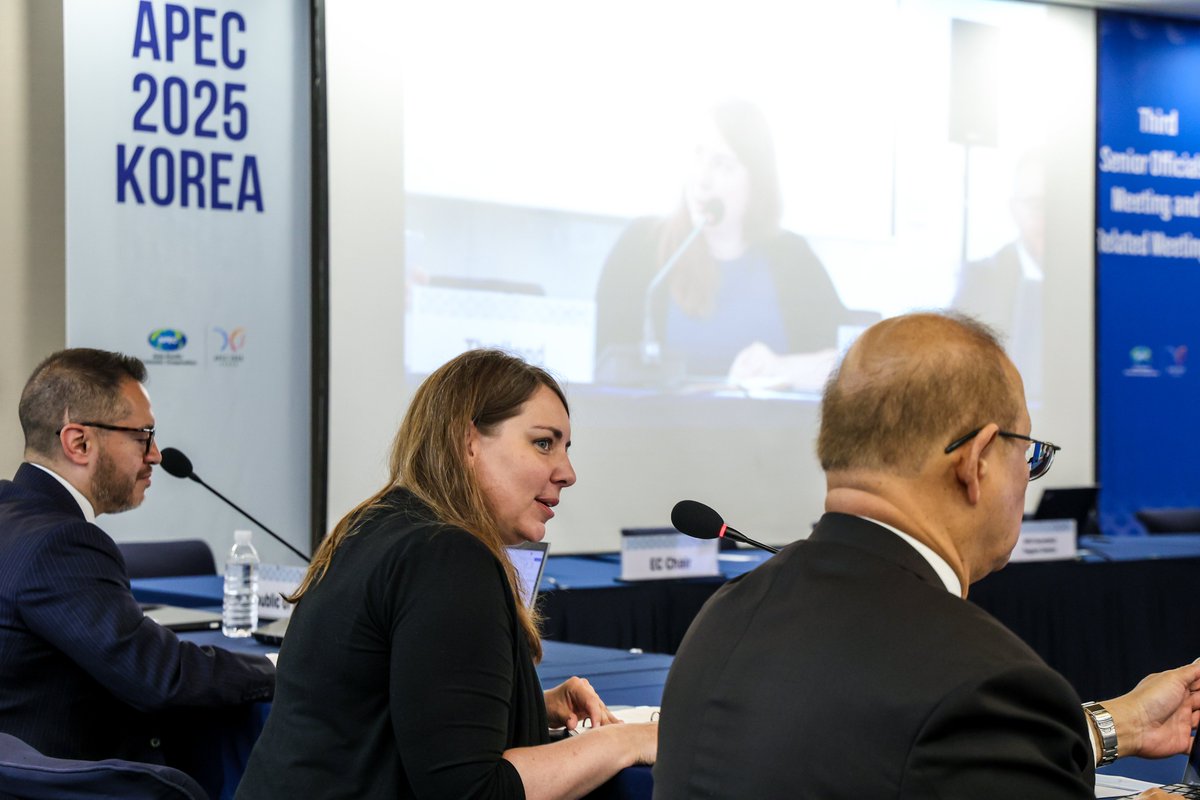 Business is global, and so is our work to protect and promote competition.

At #APEC2025Korea, our team led discussions on the many ways agencies in the Asia-Pacific region work together to review mergers, investigate anti-competitive activities, and promote compliance.