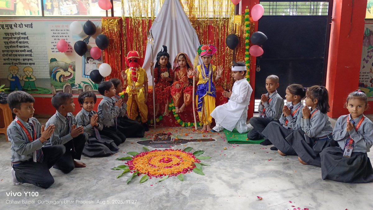ChhaviBajpai225's tweet photo. Celebrating Sawan Mahotsav 🙏☘️
@AjayPrakashCho3 @CSCegov_ @cscacademy @CscParivar @CSCUttarPradesh @RohitSh98690160
#Raebareli 
#UttarPradesh https://t.co/28wm1yt1qw