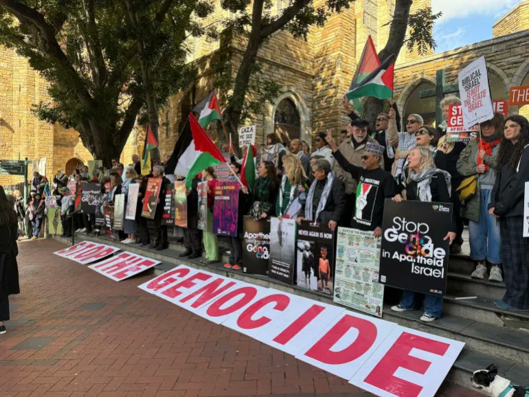 People in Cape Town, South Africa protest against journalists’ killings and the genocide in Gaza.

📸 <a href="/CrystalOrderson/">Crystal Orderson</a>