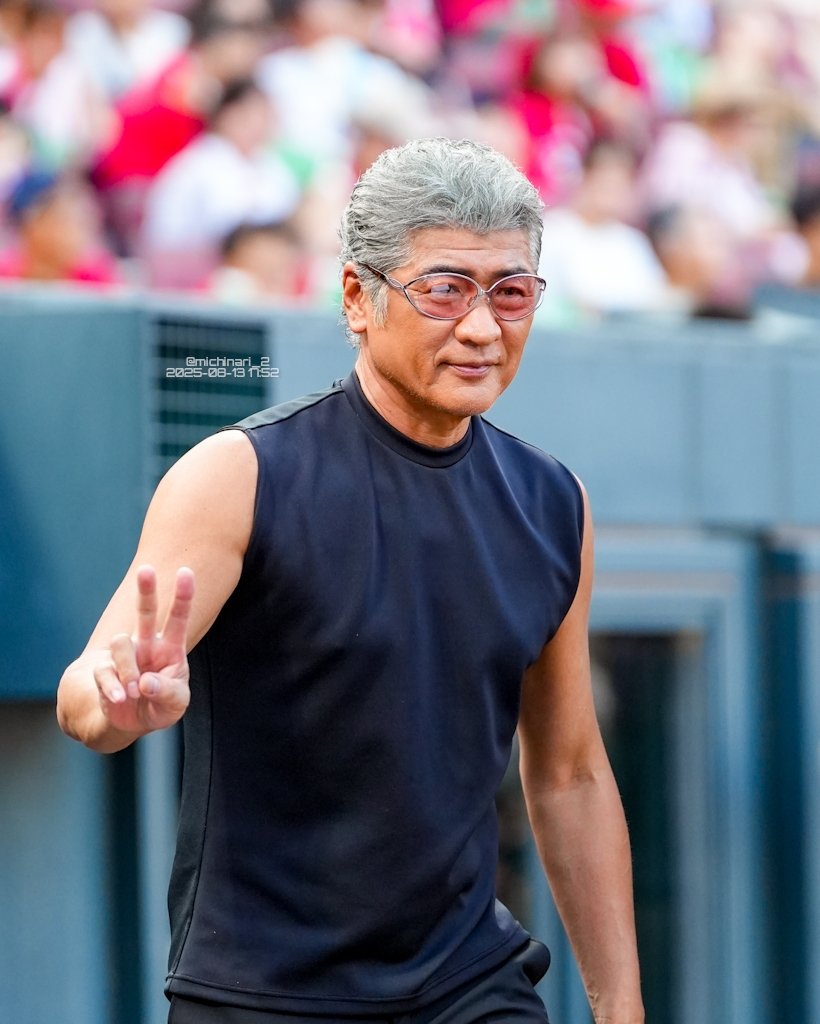 吉川晃司、103キロの始球式