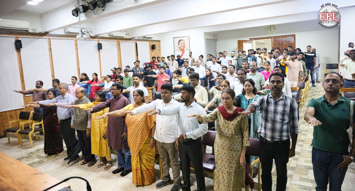 EFLU_OFFICIAL's tweet photo. Faculty, students, and staff join hands for a drug-free tomorrow. Proud moment for #EFLU! #NashaMuktBharatAbhiyaan #DrugFreeIndia https://t.co/TLfcUXZHiM