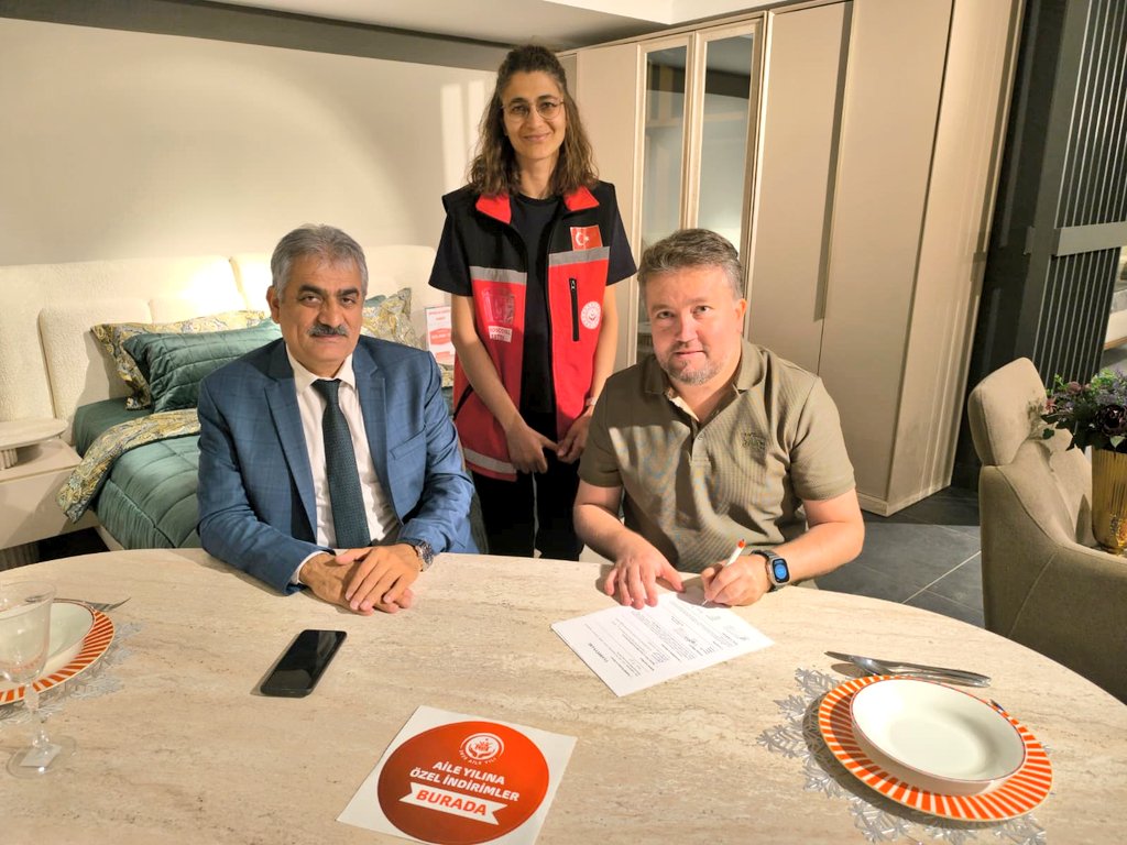 Tekirdag_aile's tweet photo. Aile kuran gençlerimizin yanında olmaya devam ediyor indirim anlaşmalarımızı artırıyoruz
📍Çorlu ilçemizde bulunan Doğan Mağazacılık ile yaptığımız protokol ile Yeni Evlenecek Çiftlere #mevcut #indirimlere #ek züccaciye ürünlerinde %10mobilya ürünlerinde %20 indirim sağlanacaktır https://t.co/UwOcpNnKyC