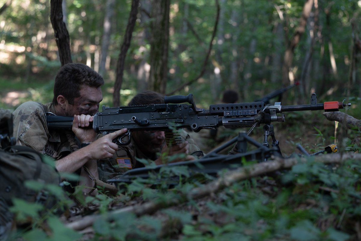 ArmyROTC's tweet image. Making the final Field Training Exercise 'bear-able', the 10th Regiment #AdvancedCamp claws their way through Grizzly as the end of #CST2025 nears!
📸 by Andrew Fuhrman, Ball State University, CST Public Affairs Office
For more photos and videos, check out the link in our bio!