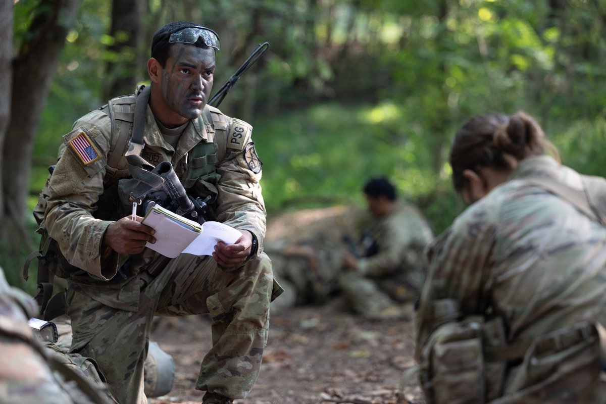 ArmyROTC's tweet image. Making the final Field Training Exercise 'bear-able', the 10th Regiment #AdvancedCamp claws their way through Grizzly as the end of #CST2025 nears!
📸 by Andrew Fuhrman, Ball State University, CST Public Affairs Office
For more photos and videos, check out the link in our bio!
