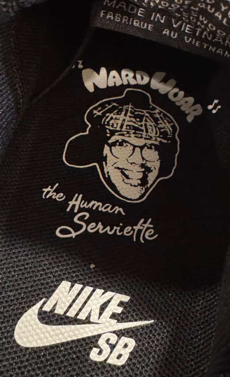grabbitycom's tweet photo. Nardwuar x Nike SB Dunk Low

140 dolares eder mi??? https://t.co/j4YaIbMkUN