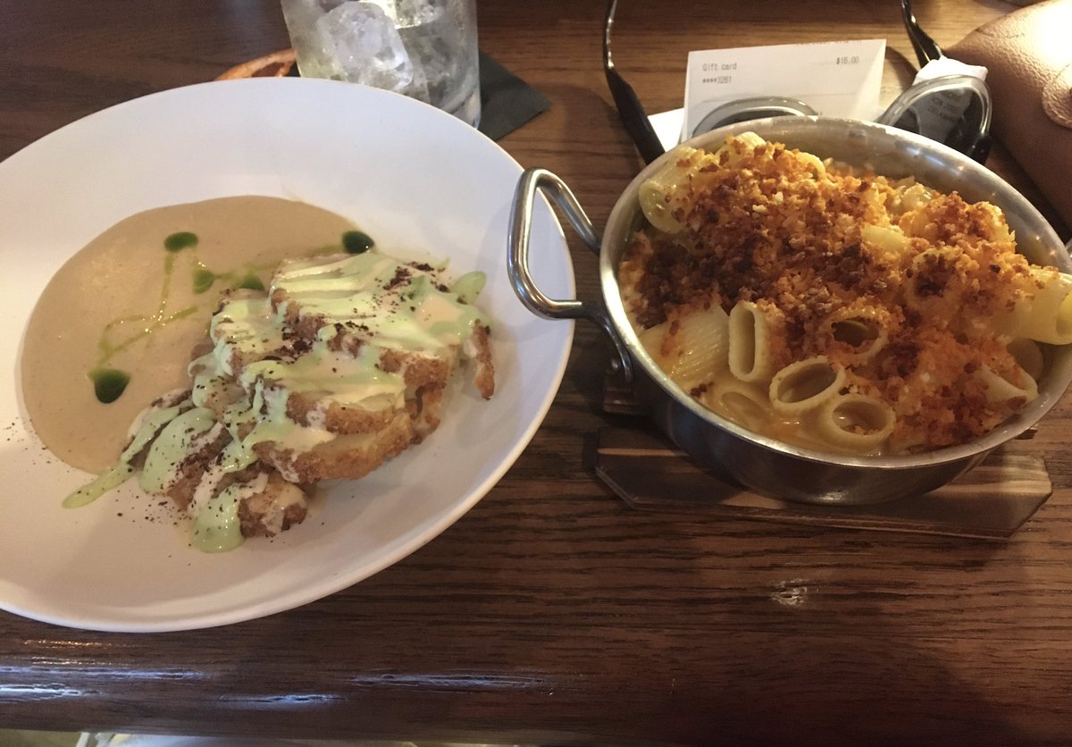 Began a weekish-long vacation last night w/ dinner at Bardea Steak in <a href="/DowntownWilmDE/">DowntownWilmDE</a>. Got the Petal &amp; Thorn cocktail, the loaded potato, &amp; the mac &amp; cheese. All yummy