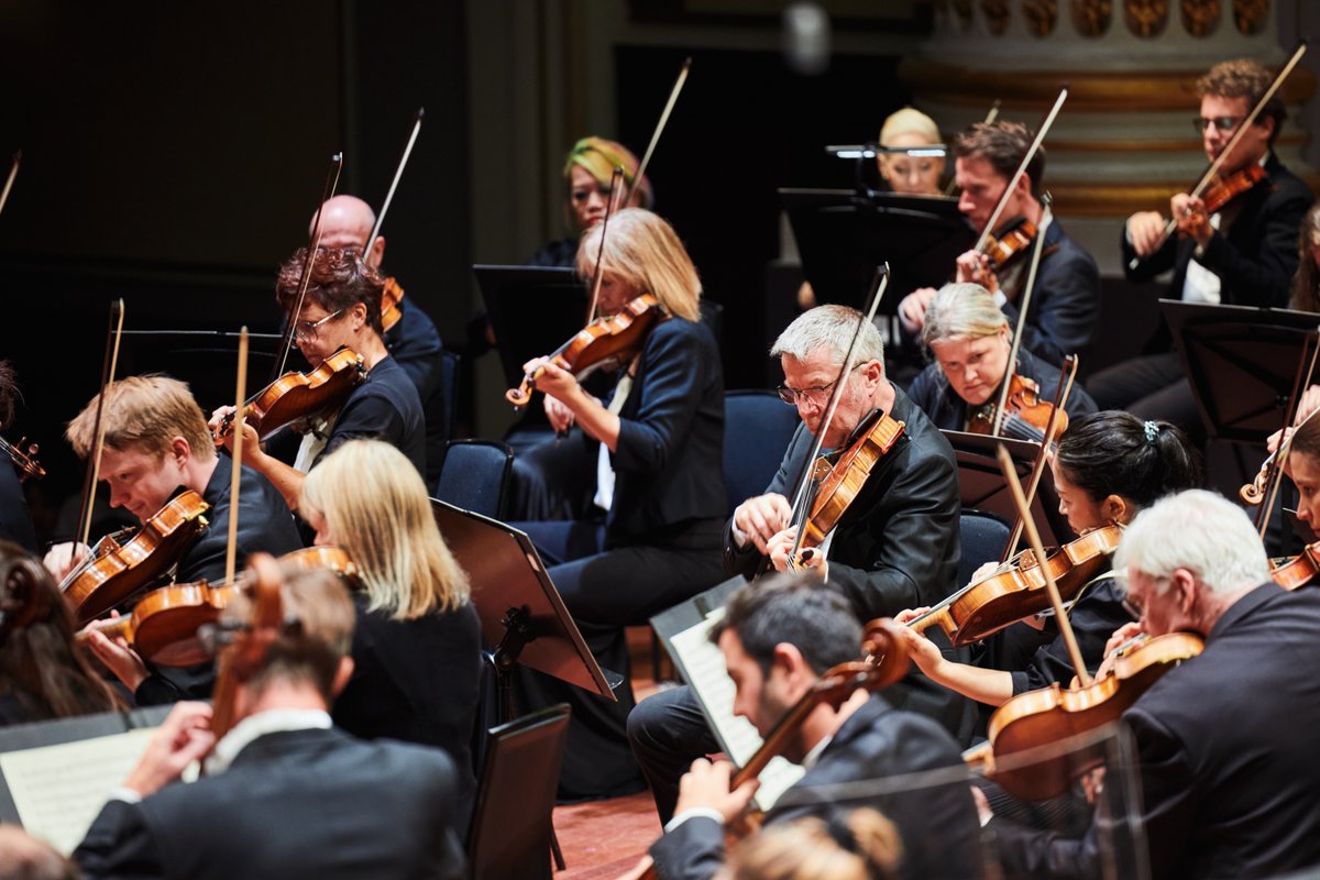 edintfest's tweet photo. Da-da-da-dummm 🔥

The @londonsymphony made a thunderous entrance to the Festival last night with two monumental symphonies: Beethoven's Fifth and Shostakovich's Tenth, conducted by Sir Antonio Pappano 👏

📸 Andrew Perry / Edinburgh International Festival https://t.co/fBjZ0K8nOR