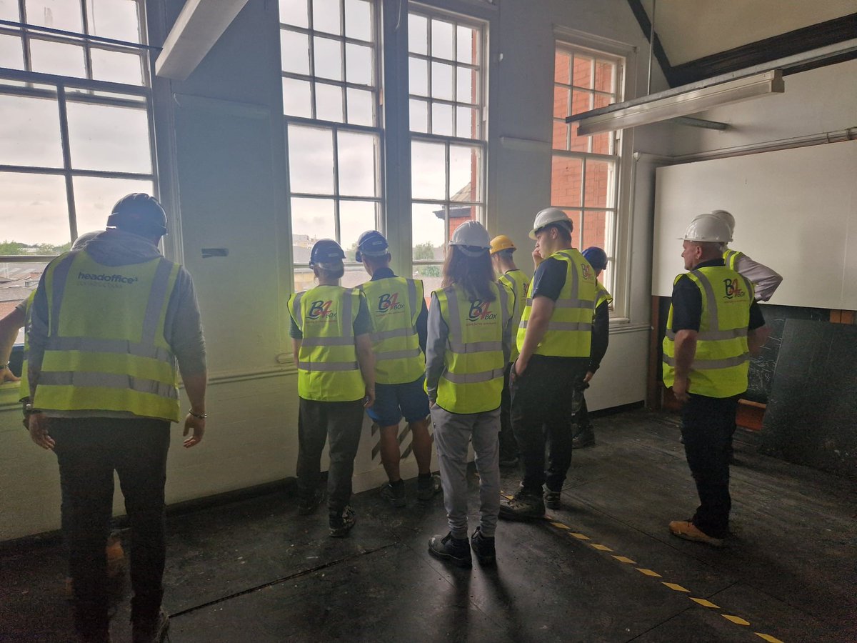 headoffice_3's tweet photo. We recently welcomed students from Stockport College to our Torkington site - the largest project in headoffice³’s history.

We are very happy to have assisted in building their skills and knowledge of their prospective futures!

#ConstructionCareers #FutureBuilders #headoffice3 https://t.co/6ljYXfqS8E