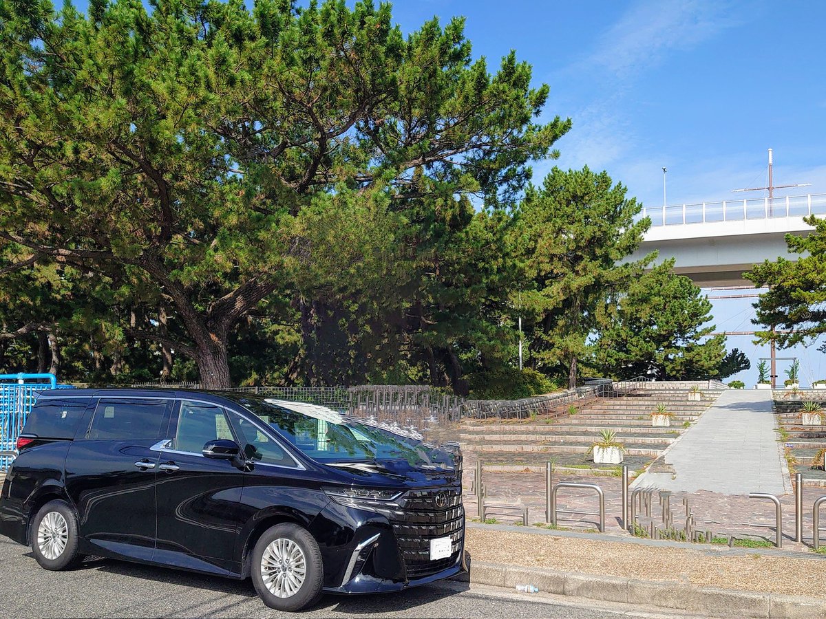 honeyukaton's tweet photo. 絶好のドライブ日和☀️🈳席…あるよ🎵 この🚙は後ろが乗り心地良い✨ https://t.co/UCVmX36wFl