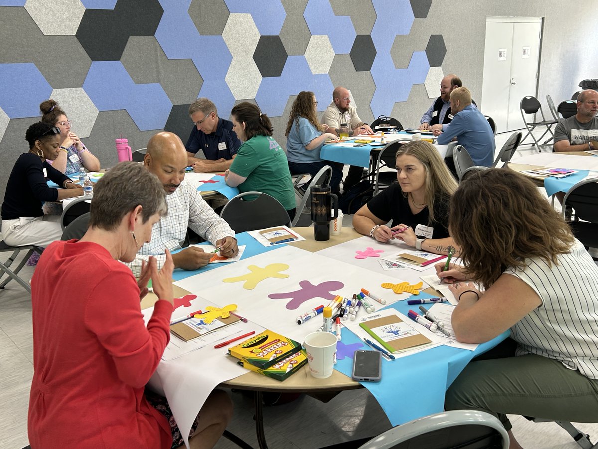 MagnifiedGiving's tweet image. On July 16th, we brought educators, nonprofit leaders &amp;amp; youth advocates together for a powerful Service Learning Workshop 💡

Biggest takeaway? Teaching empathy is great, but giving students the chance to show it changes everything. 🌟

#ServiceLearning #CincyEducation