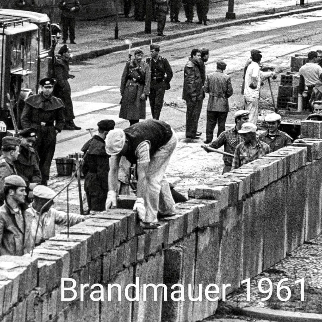 Mit dem Bau der Berliner Mauer heute vor 64 Jahren machten Antidemokraten deutlich, wozu eine Brandmauer führen kann.
<a href="/buendnisde/">BÜNDNIS DEUTSCHLAND</a> <a href="/Buendnis_Berlin/">Bündnis Deutschland Berlin</a>