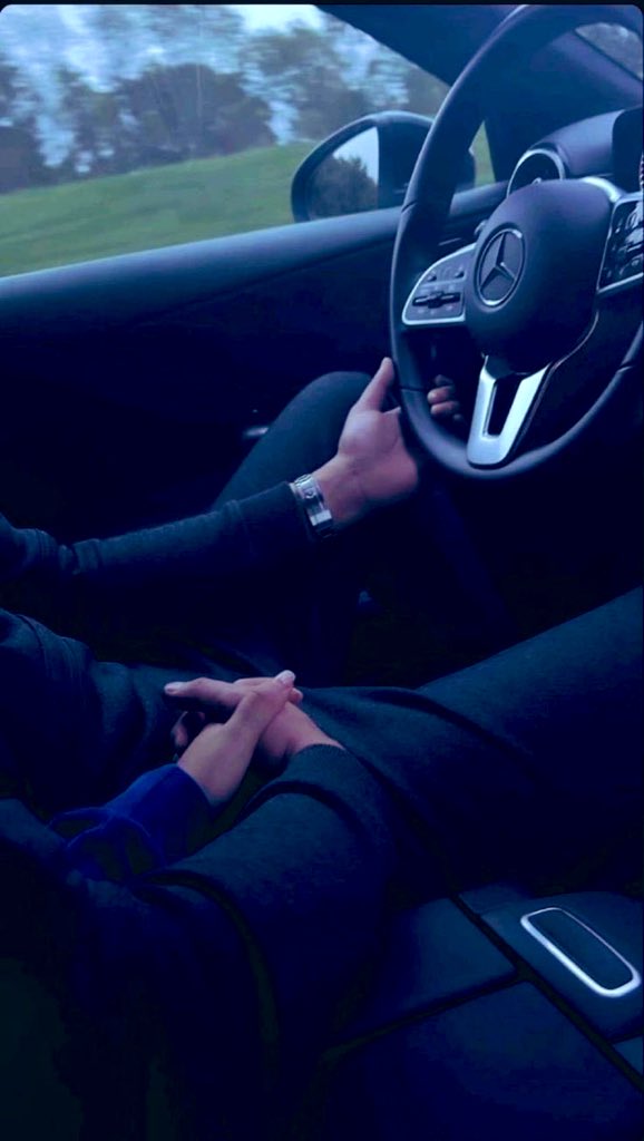 Оройтсон ч ойрхон гарчаад ирье дөө

Сайхан амраарай манайхаан🌙