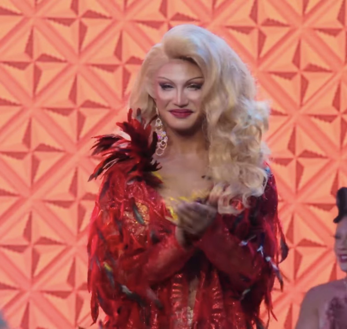 dahliamiyake's tweet photo. the amount of drag excellence she served in just one episode?? im sat for her @siamphusri #SlaysianRoyale https://t.co/hd4AHf3hvq