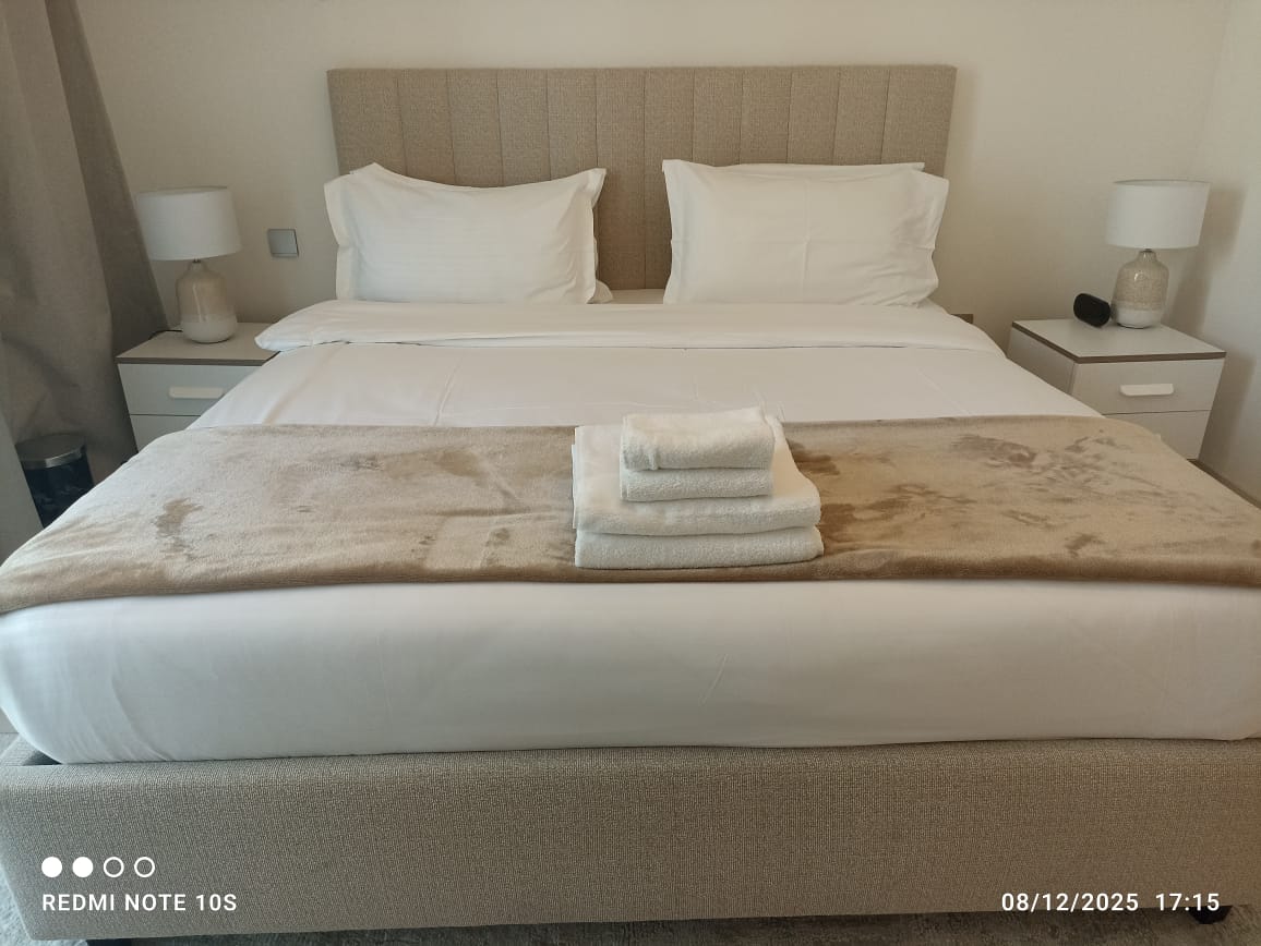 InstacarePro's tweet photo. 🛏️ Ready for Your Perfect Stay!
At #InstaCarePro, we prepare every guest bed with care, comfort, and style – because first impressions matter. 🌿✨
From crisp sheets to cozy pillows, we make holiday homes feel like home.

#HolidayHomeCleaning #GuestReady #DubaiCleaning https://t.co/dLIjvCJcea