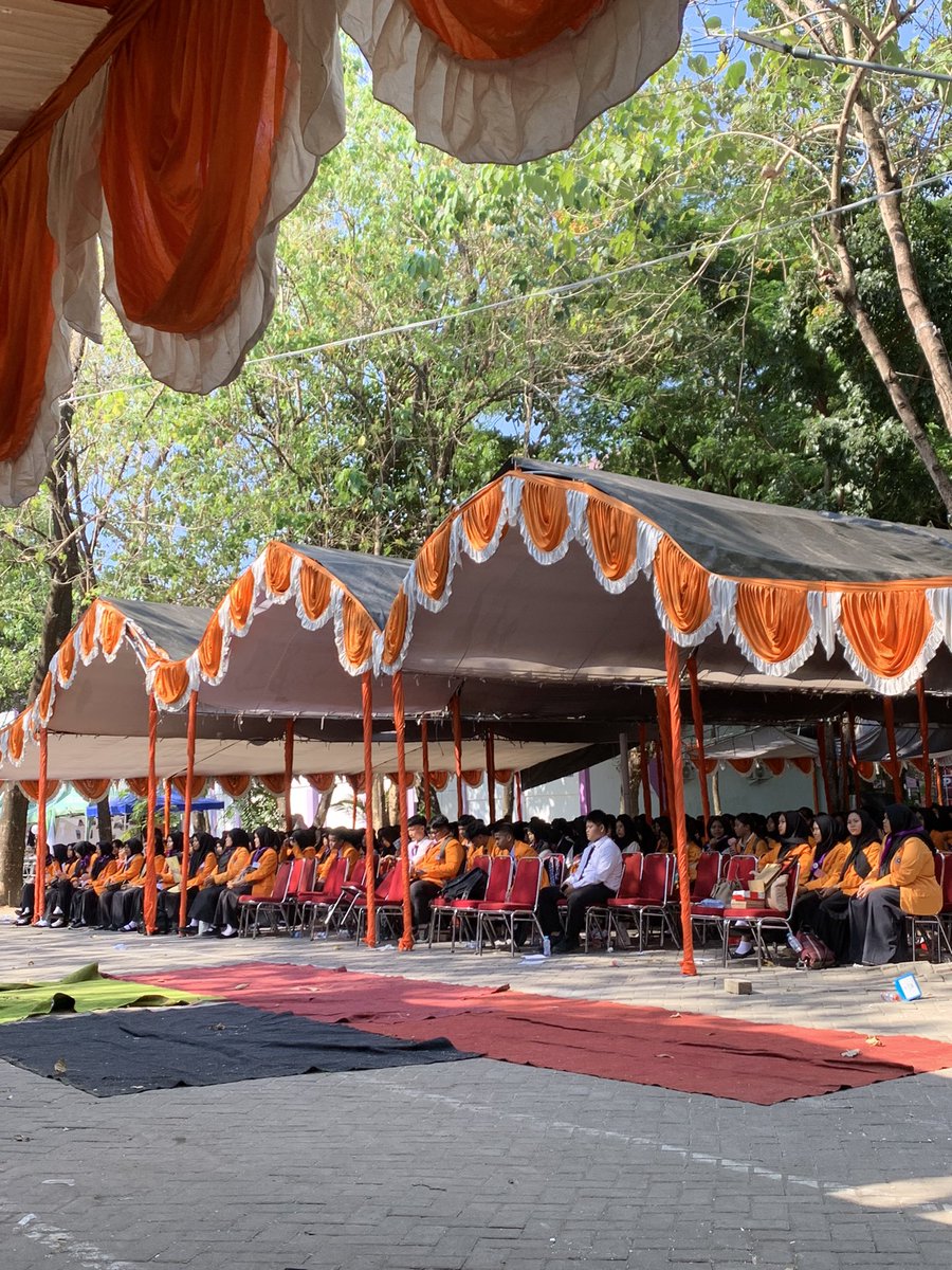 LenterAfbs's tweet photo. Salam Budaya!

Dokumentasi kegiatan perkenalan lembaga di PKKMB Fakultas Bahasa dan Sastra

#Lenterawillnotmakeyoufamous https://t.co/ddedmbvWHK