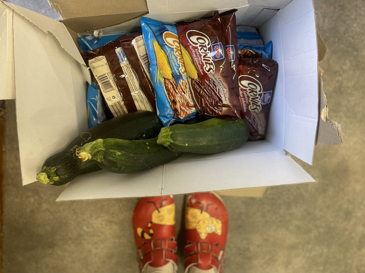 Tak já tady 🙏 děkuji <a href="/sousedovicMirek/">ChytrýMirek🇨🇿 🇺🇦</a> za balíček cuket 😁 krom cuket i s překvapením 🫶😘
Děkuji moc 😉