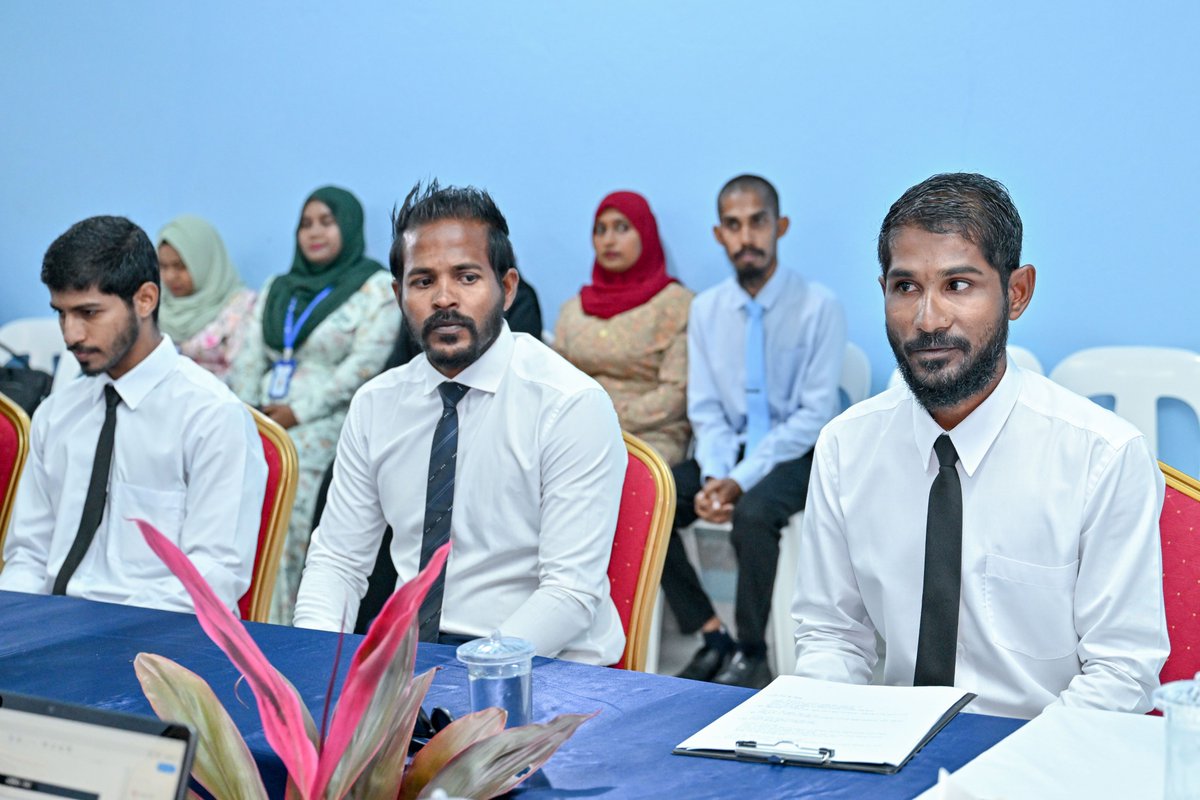 The President's Office (@presidencymv) on Twitter photo President Dr <a href="/MMuizzu/">Dr Mohamed Muizzu</a> meets with Dhonfan Island Council, the Women’s Development Committee (WDC), and heads of local institutions to discuss developmental priorities, from infrastructure to public services for the island.
#RayyithunGaathah #BaaAtollVisit President Dr <a href="/MMuizzu/">Dr Mohamed Muizzu</a> meets with Dhonfan Island Council, the Women’s Development Committee (WDC), and heads of local institutions to discuss developmental priorities, from infrastructure to public services for the island.
#RayyithunGaathah #BaaAtollVisit